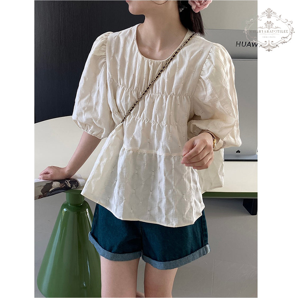 French puff-sleeved lady's babydoll shirt, refreshing on a sunny afternoon CHT30